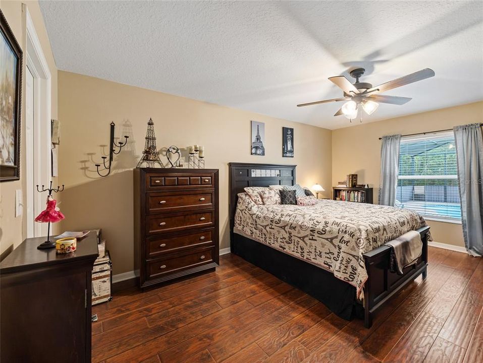 На продажу: $384,900 (4 спален, 2 ванн, 2234 Квадратных фут)