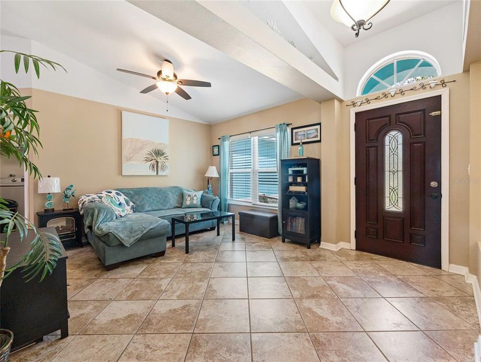 На продажу: $384,900 (4 спален, 2 ванн, 2234 Квадратных фут)