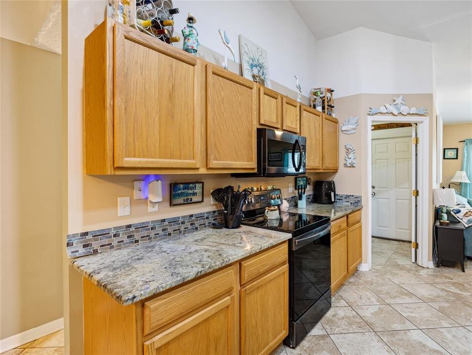 На продажу: $384,900 (4 спален, 2 ванн, 2234 Квадратных фут)