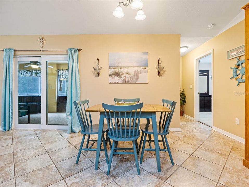 На продажу: $384,900 (4 спален, 2 ванн, 2234 Квадратных фут)