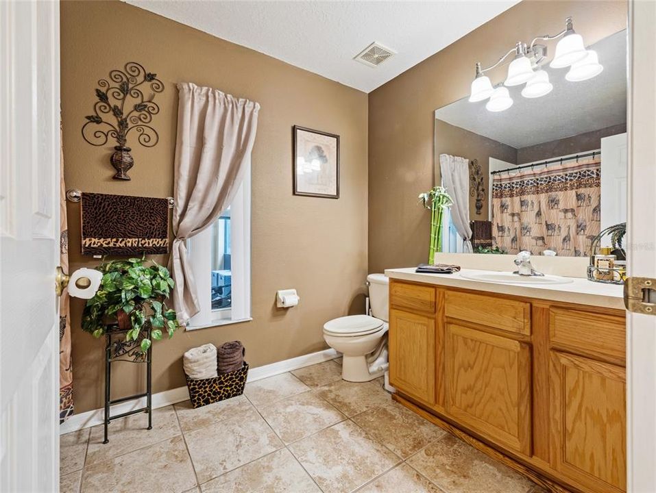 На продажу: $384,900 (4 спален, 2 ванн, 2234 Квадратных фут)