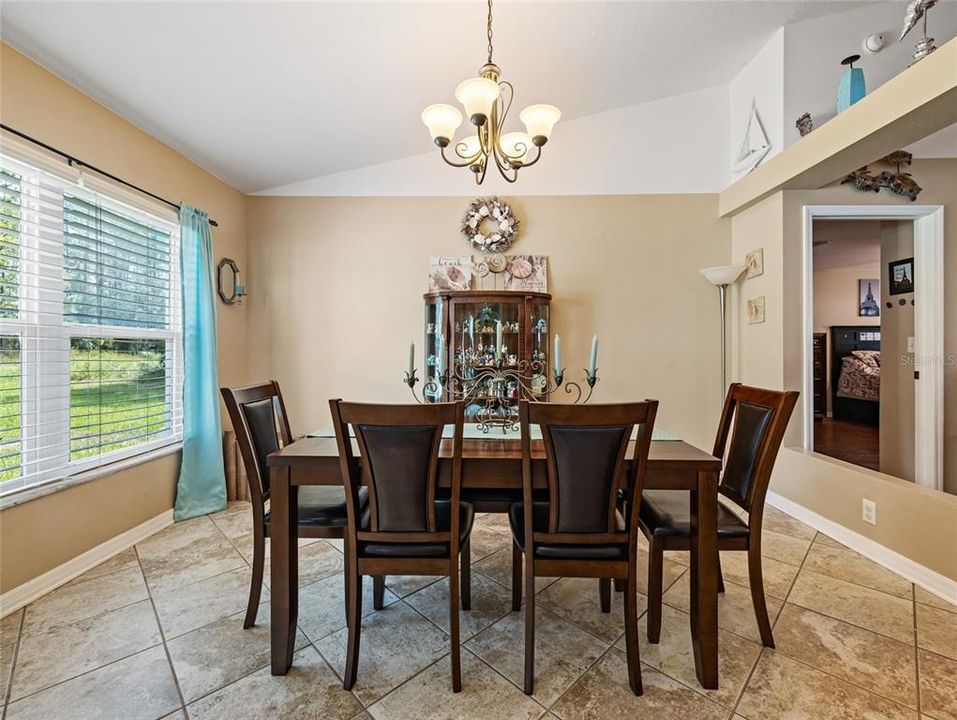 На продажу: $384,900 (4 спален, 2 ванн, 2234 Квадратных фут)