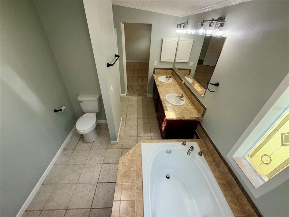 待售: $354,000 (3 贝兹, 2 浴室, 2346 平方英尺)