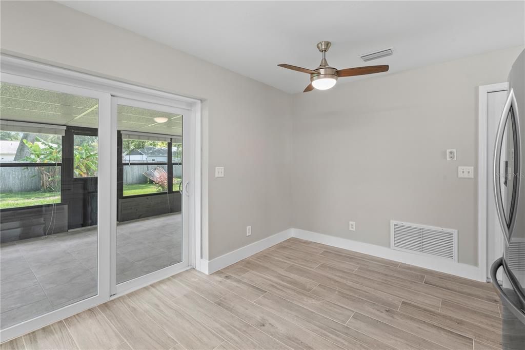 Activo con contrato: $239,900 (2 camas, 2 baños, 988 Pies cuadrados)