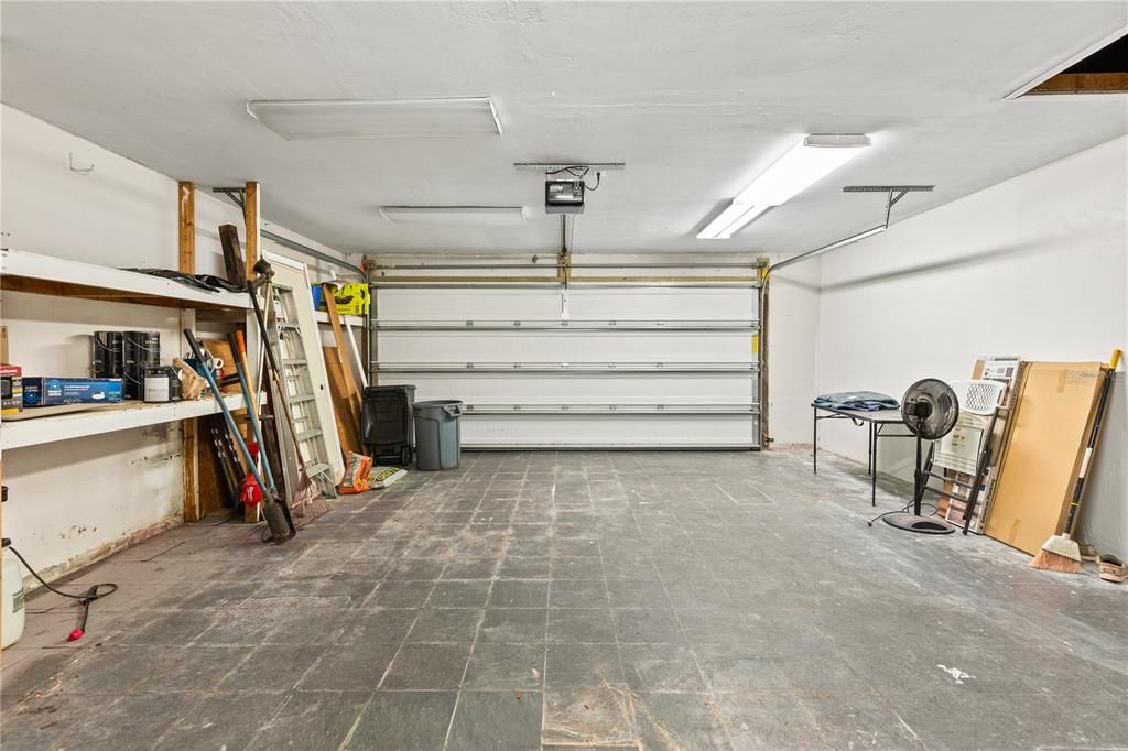 Activo con contrato: $239,900 (2 camas, 2 baños, 988 Pies cuadrados)