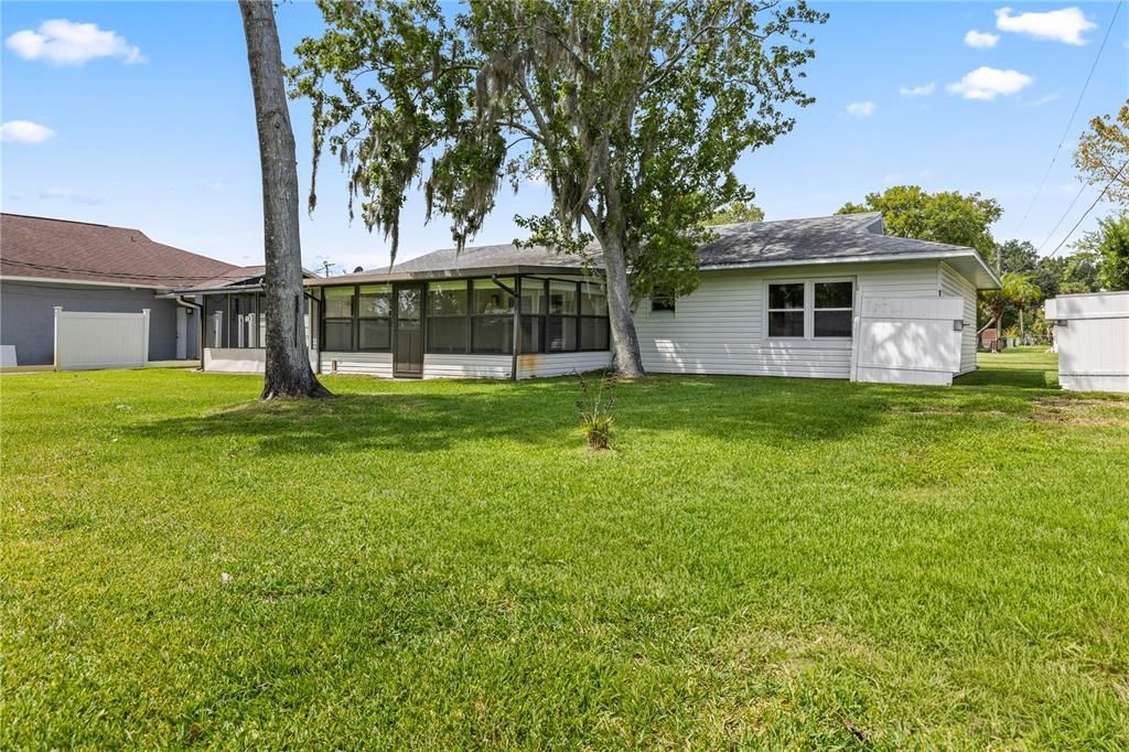 Activo con contrato: $239,900 (2 camas, 2 baños, 988 Pies cuadrados)