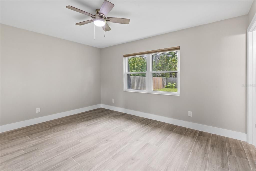 Activo con contrato: $239,900 (2 camas, 2 baños, 988 Pies cuadrados)