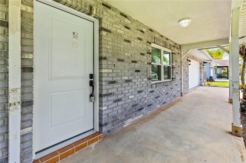 Activo con contrato: $239,900 (2 camas, 2 baños, 988 Pies cuadrados)