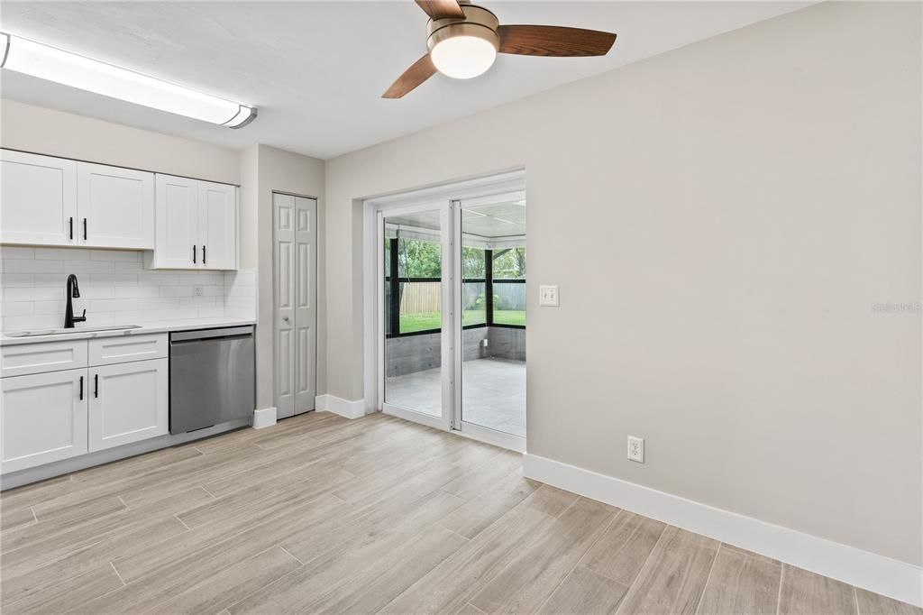 Activo con contrato: $239,900 (2 camas, 2 baños, 988 Pies cuadrados)