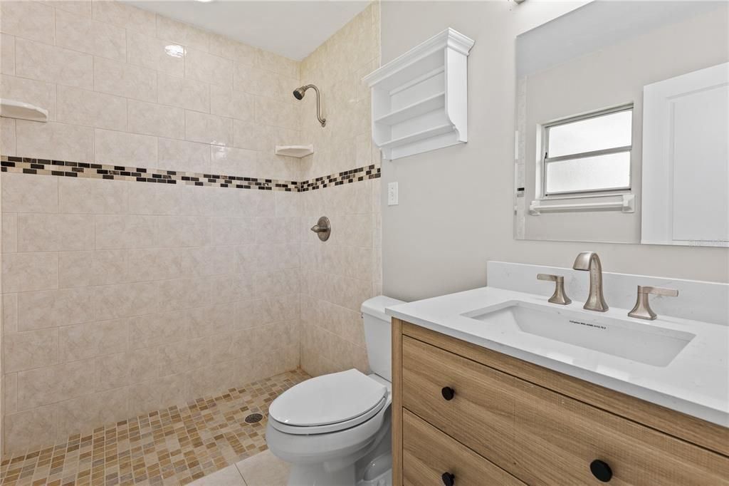 Activo con contrato: $239,900 (2 camas, 2 baños, 988 Pies cuadrados)