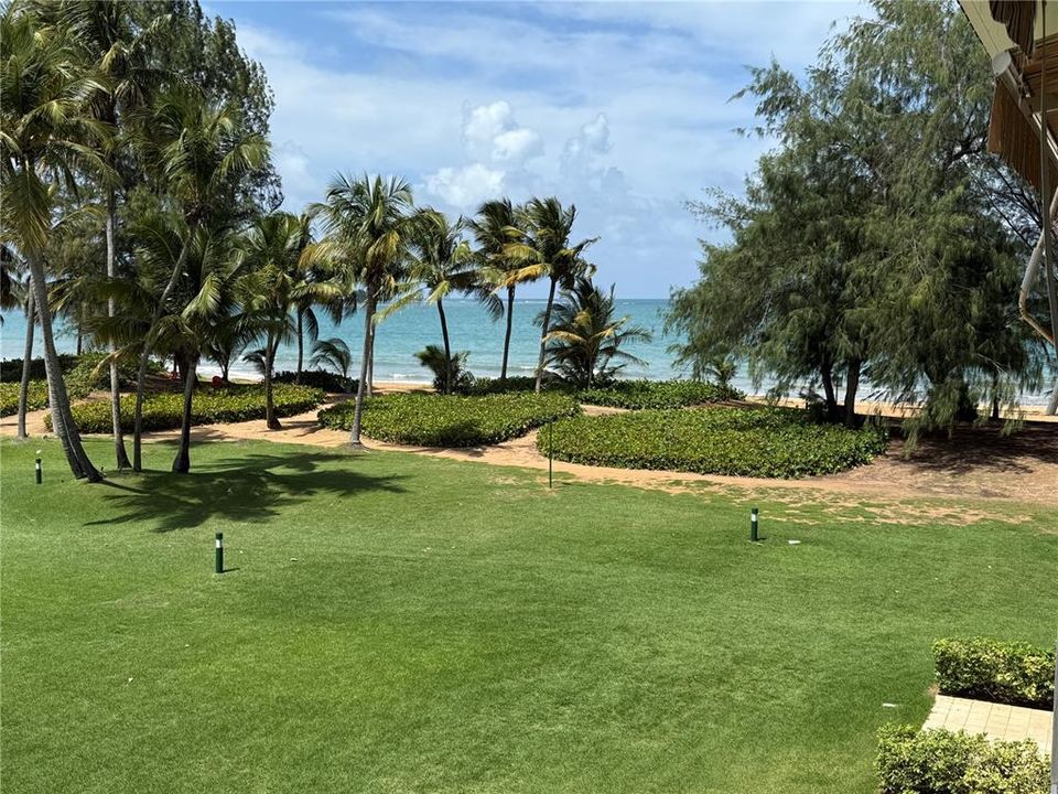 Под контрактом: $448,000 (2 спален, 2 ванн, 1019 Квадратных фут)