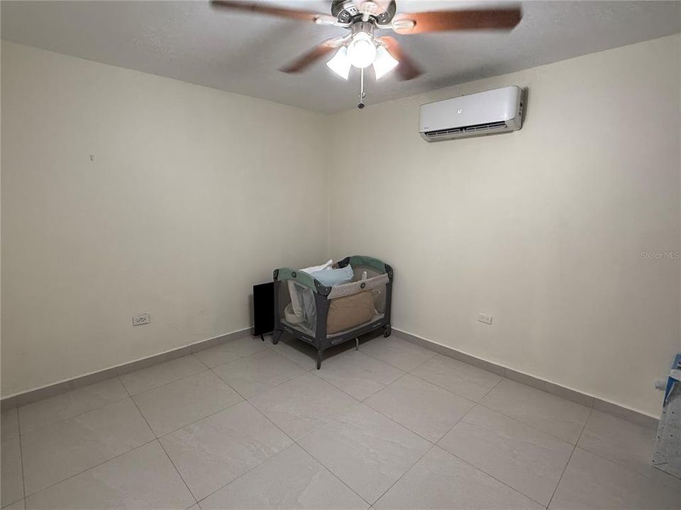 Под контрактом: $448,000 (2 спален, 2 ванн, 1019 Квадратных фут)