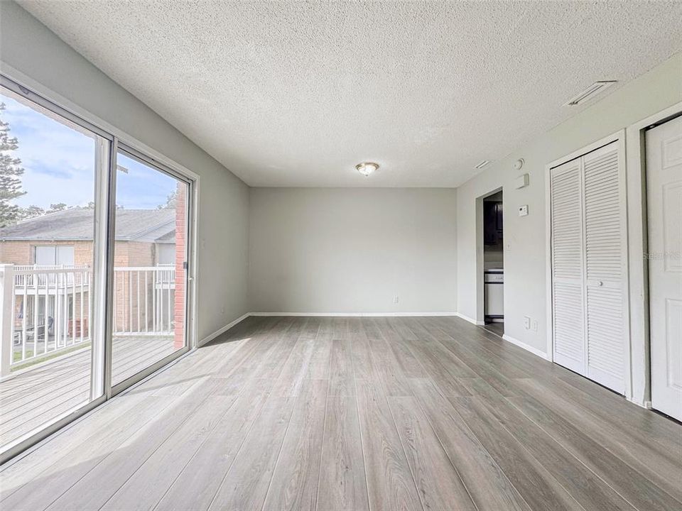 待售: $79,900 (1 贝兹, 1 浴室, 590 平方英尺)