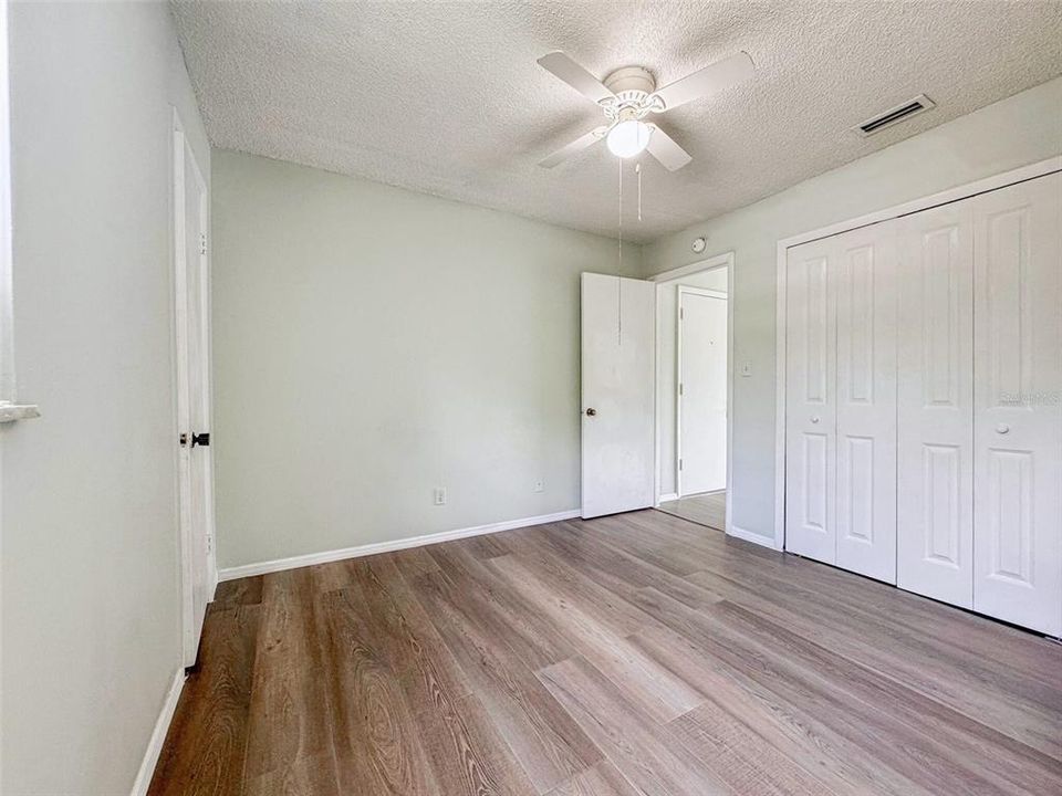 待售: $79,900 (1 贝兹, 1 浴室, 590 平方英尺)