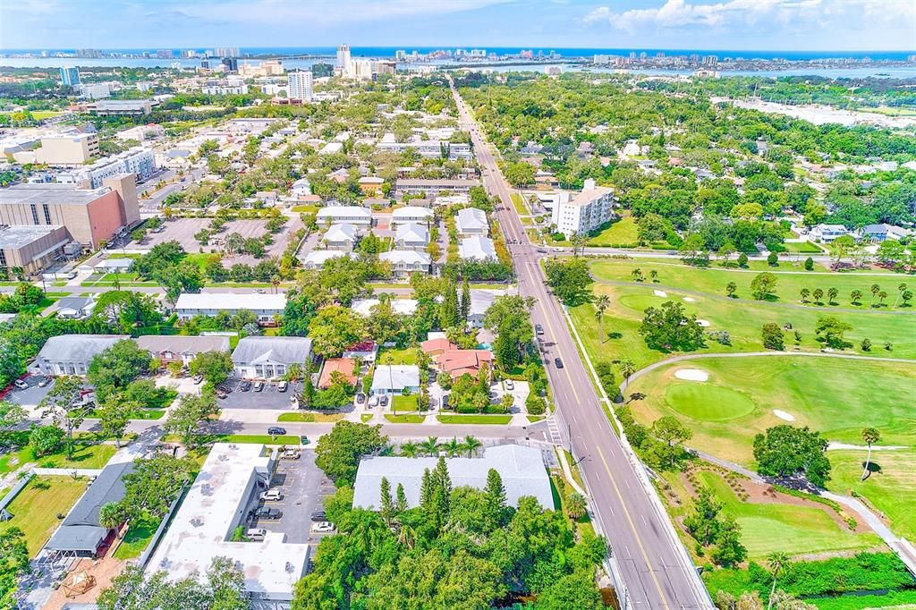 Active With Contract: $1,295 (2 beds, 1 baths, 900 Square Feet)