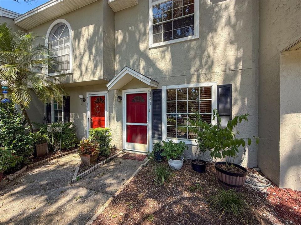 最近售出: $205,000 (2 贝兹, 1 浴室, 886 平方英尺)