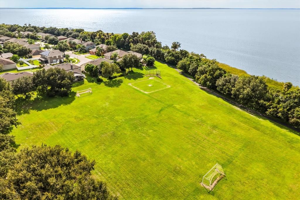 合同活跃: $443,900 (3 贝兹, 2 浴室, 1534 平方英尺)