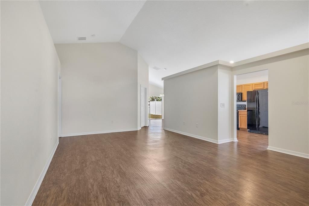 For Sale: $334,900 (4 beds, 2 baths, 1654 Square Feet)