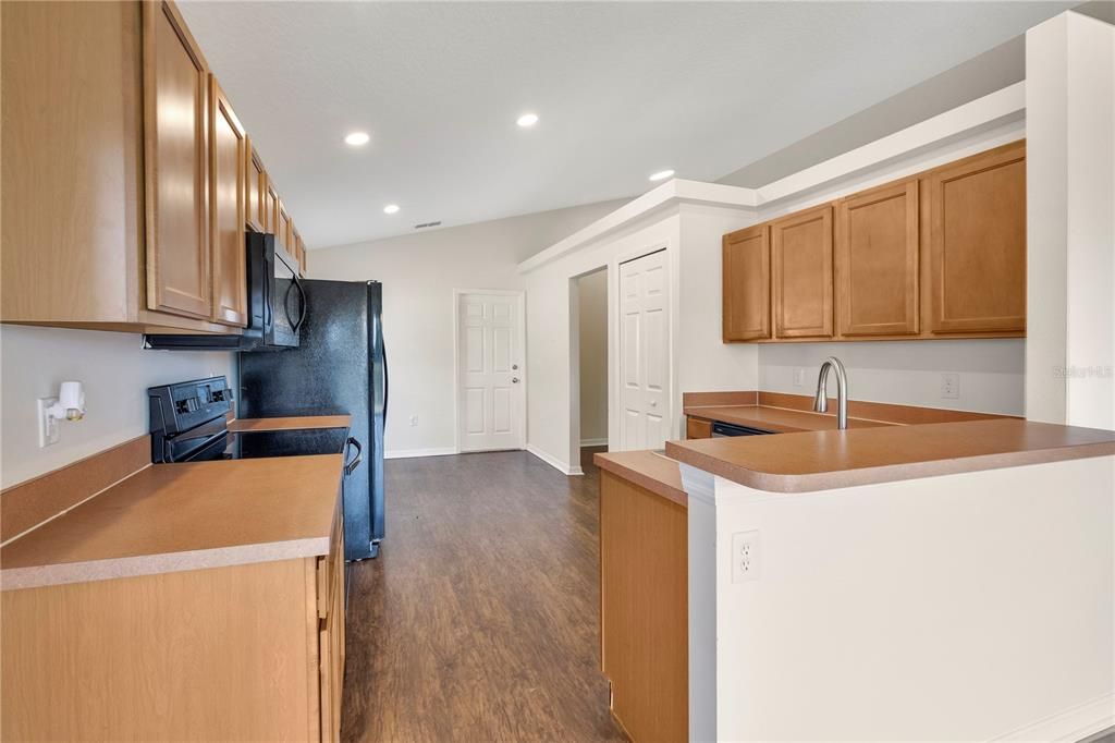 For Sale: $334,900 (4 beds, 2 baths, 1654 Square Feet)