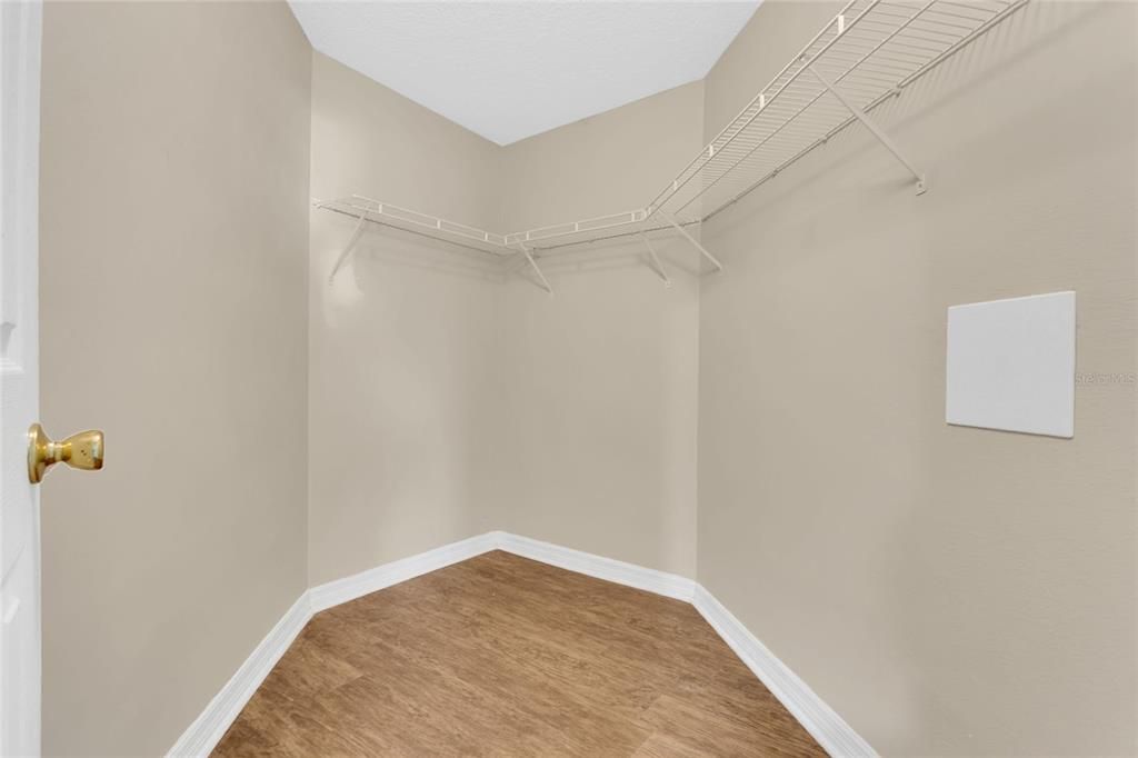 For Sale: $299,900 (3 beds, 2 baths, 1457 Square Feet)