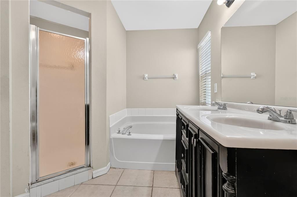 For Sale: $299,900 (3 beds, 2 baths, 1457 Square Feet)