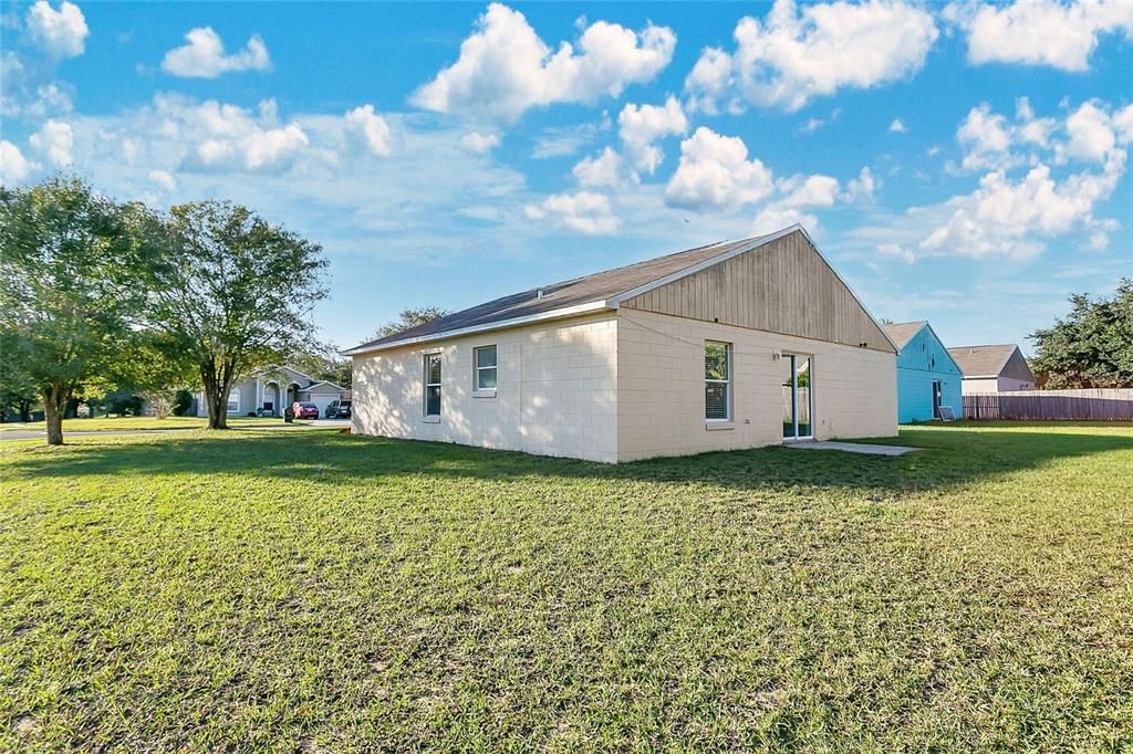 For Sale: $299,900 (3 beds, 2 baths, 1457 Square Feet)