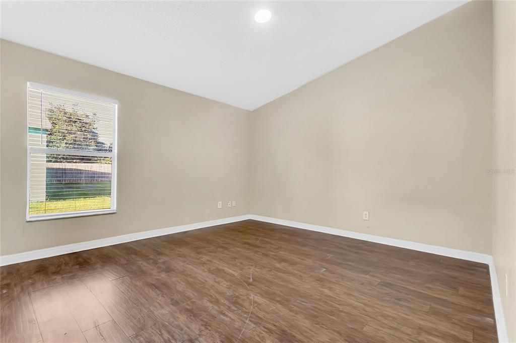 For Sale: $299,900 (3 beds, 2 baths, 1457 Square Feet)