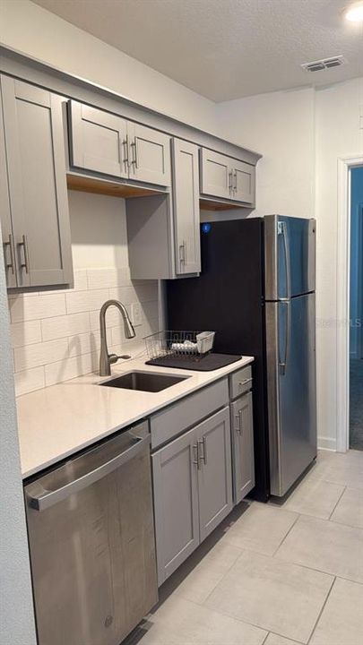 For Rent: $1,400 (1 beds, 1 baths, 650 Square Feet)