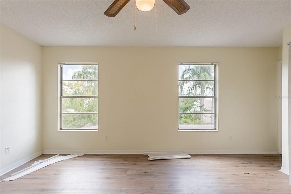 Active With Contract: $289,900 (3 beds, 2 baths, 1904 Square Feet)