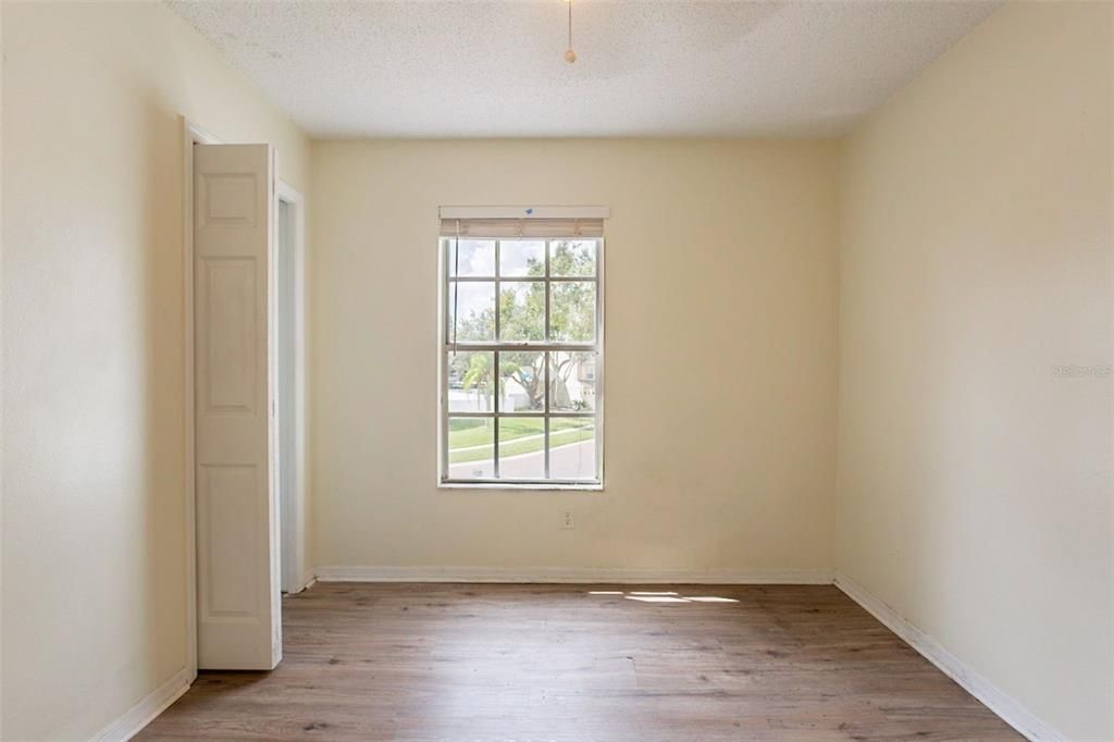 Active With Contract: $289,900 (3 beds, 2 baths, 1904 Square Feet)