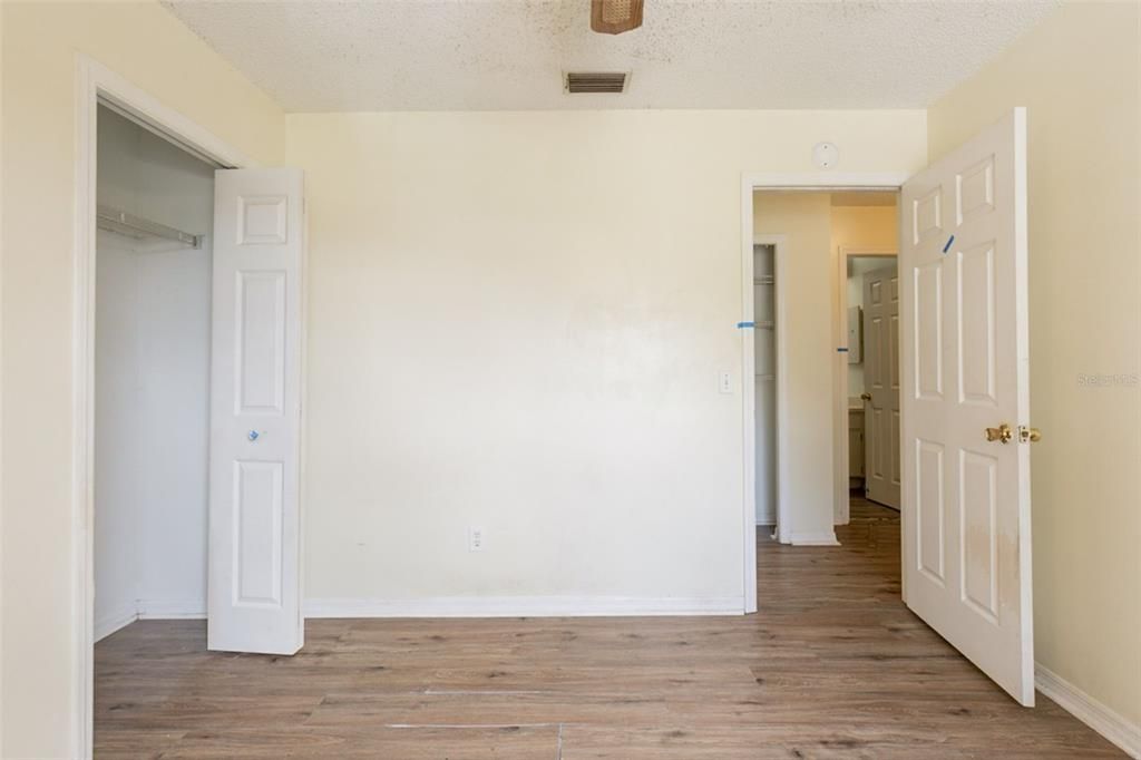 Active With Contract: $289,900 (3 beds, 2 baths, 1904 Square Feet)