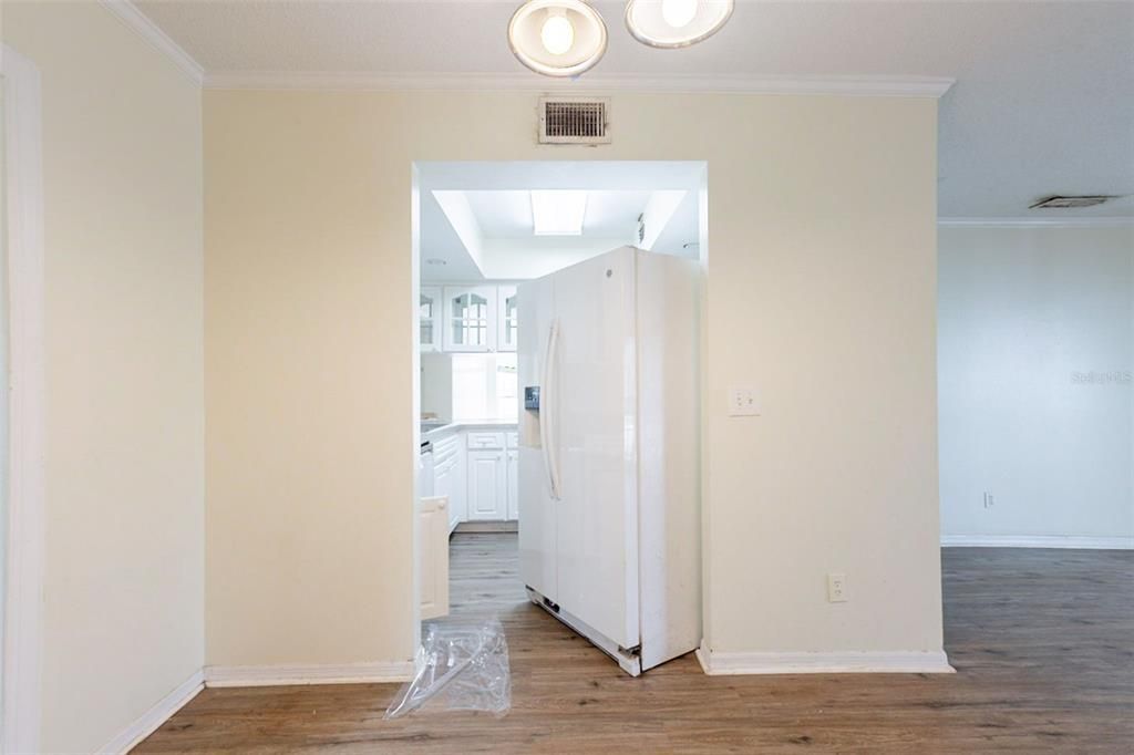 Active With Contract: $289,900 (3 beds, 2 baths, 1904 Square Feet)