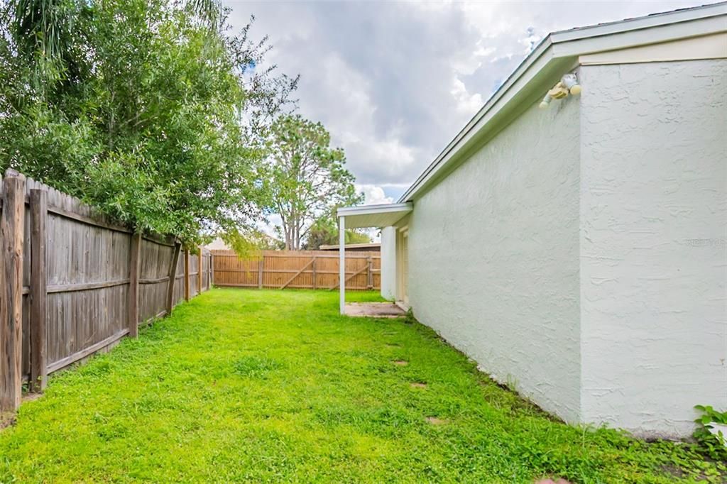 Active With Contract: $289,900 (3 beds, 2 baths, 1904 Square Feet)