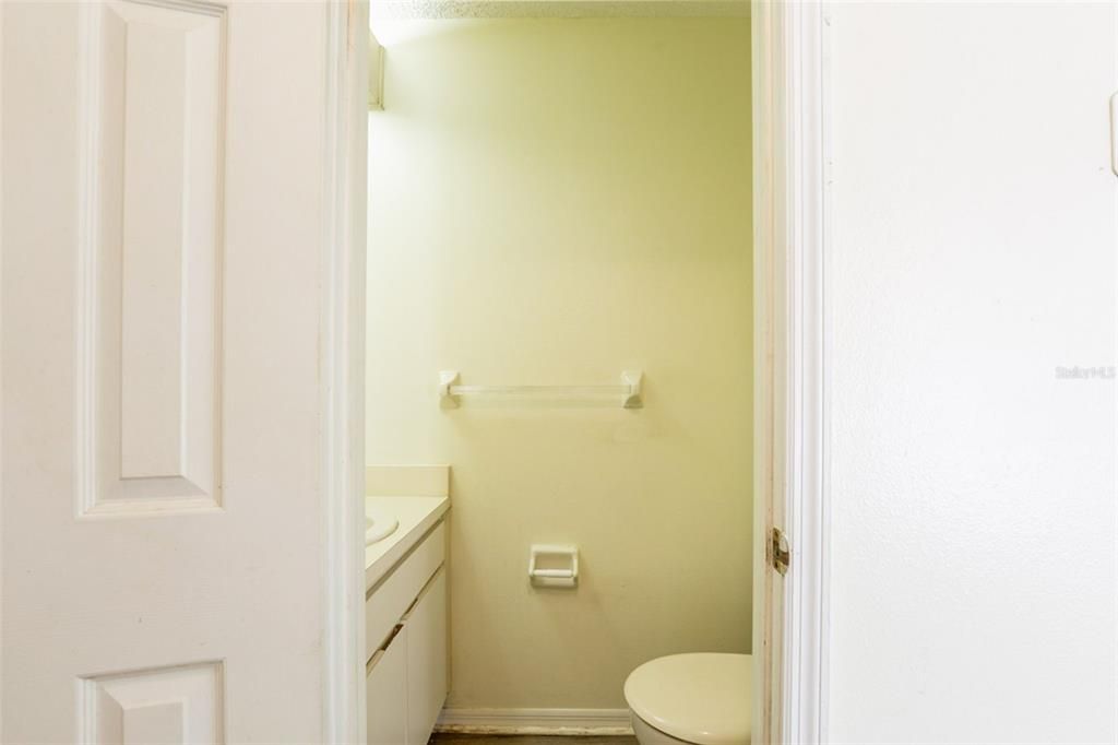 Active With Contract: $289,900 (3 beds, 2 baths, 1904 Square Feet)