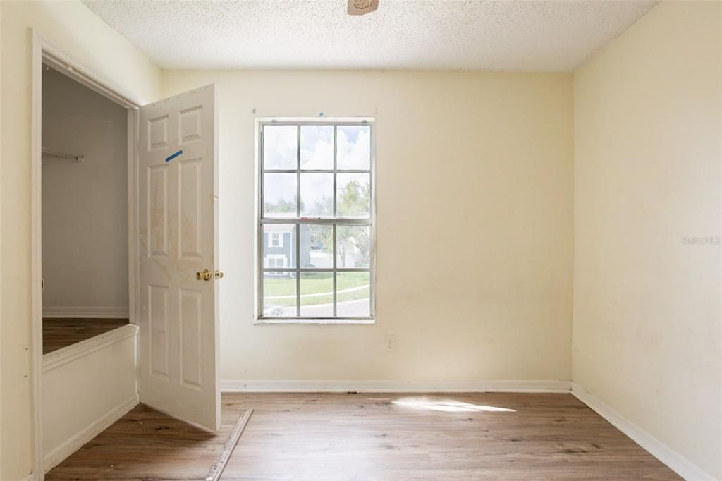 Active With Contract: $289,900 (3 beds, 2 baths, 1904 Square Feet)