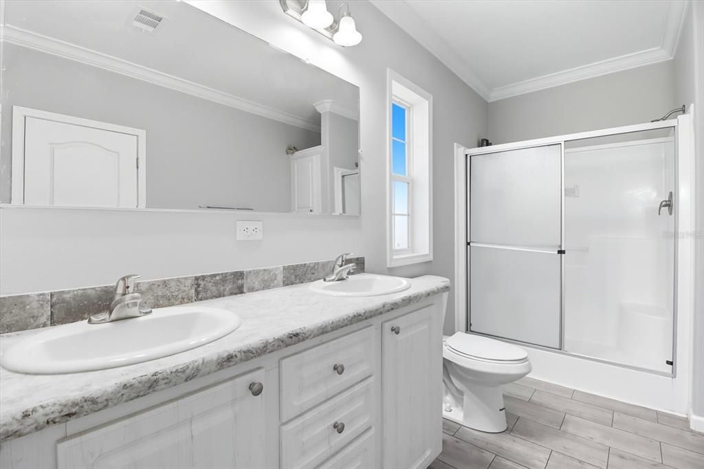 En Venta: $255,000 (3 camas, 2 baños, 1387 Pies cuadrados)