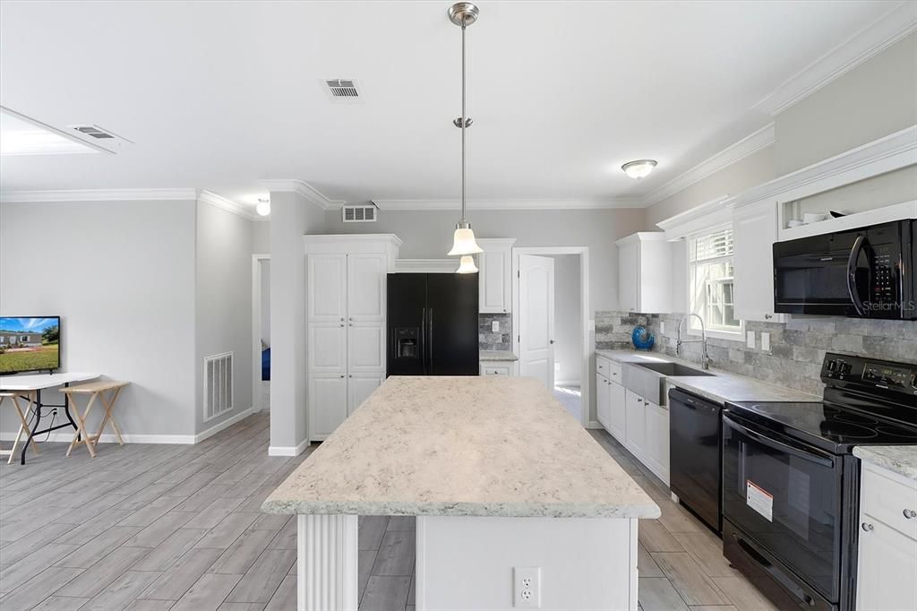 En Venta: $255,000 (3 camas, 2 baños, 1387 Pies cuadrados)