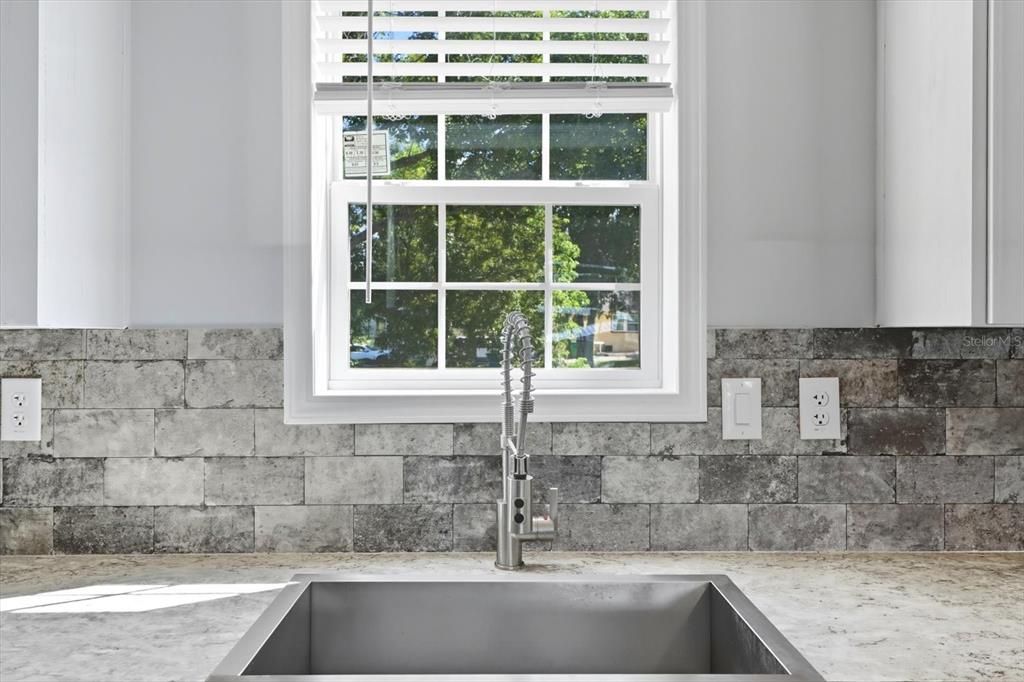 En Venta: $255,000 (3 camas, 2 baños, 1387 Pies cuadrados)