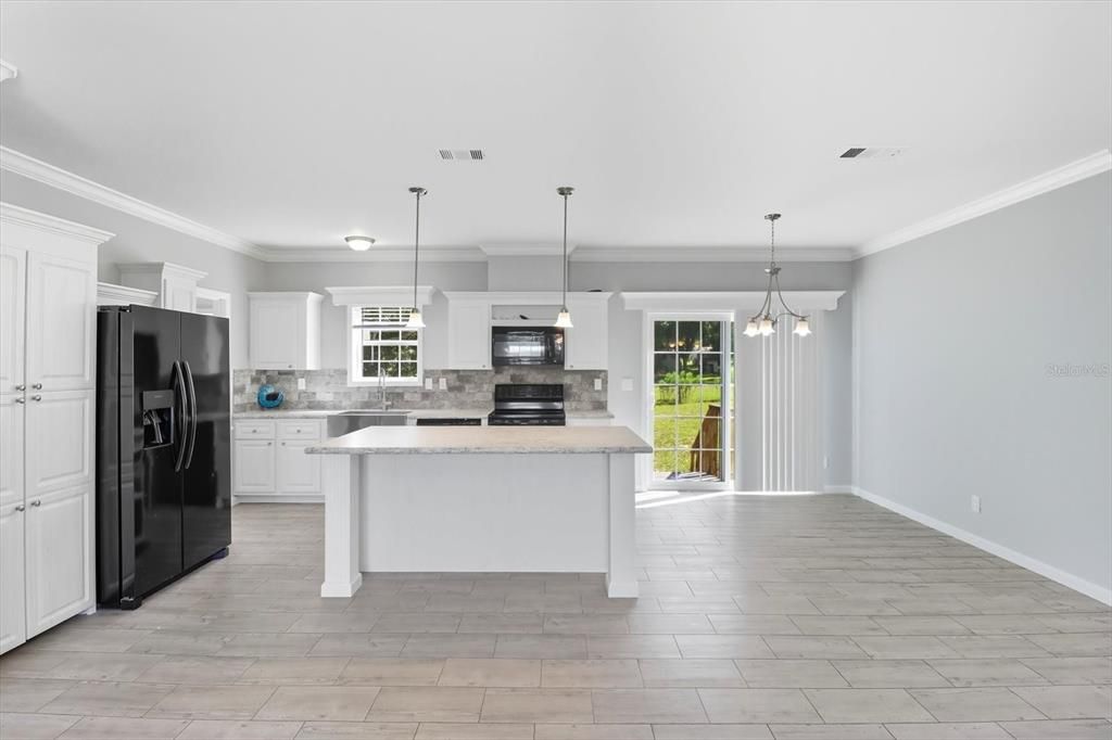 En Venta: $255,000 (3 camas, 2 baños, 1387 Pies cuadrados)