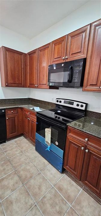 Под контрактом: $2,100 (3 спален, 2 ванн, 1822 Квадратных фут)