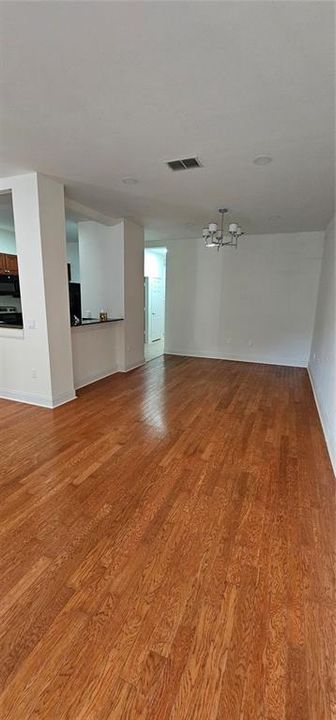 Под контрактом: $2,100 (3 спален, 2 ванн, 1822 Квадратных фут)