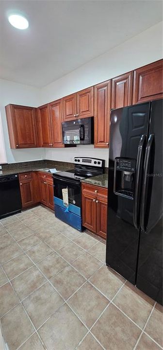 Под контрактом: $2,100 (3 спален, 2 ванн, 1822 Квадратных фут)