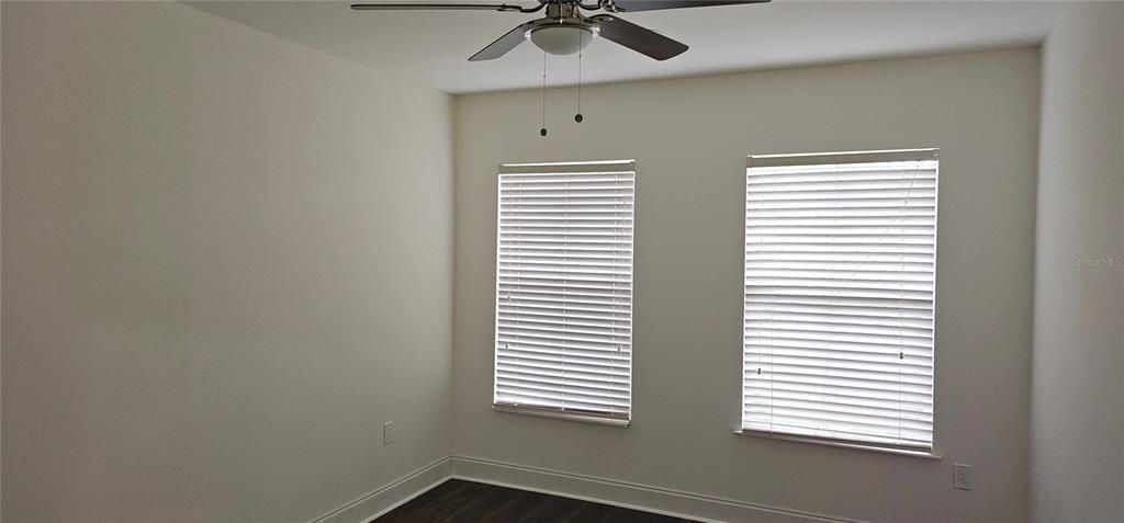 Под контрактом: $2,100 (3 спален, 2 ванн, 1822 Квадратных фут)