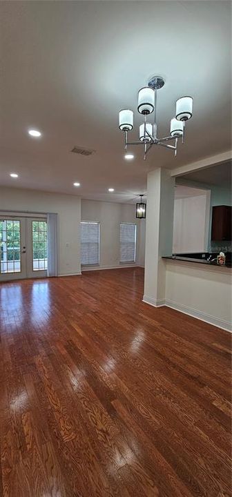 Под контрактом: $2,100 (3 спален, 2 ванн, 1822 Квадратных фут)