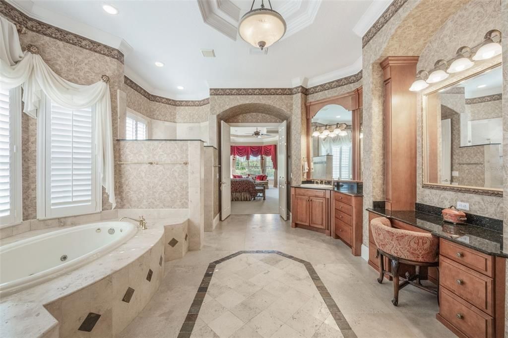 For Sale: $2,499,000 (4 beds, 5 baths, 4810 Square Feet)