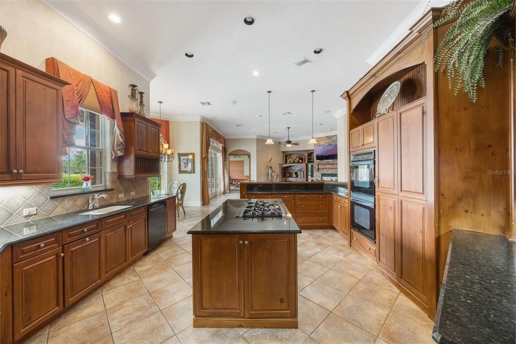 For Sale: $2,499,000 (4 beds, 5 baths, 4810 Square Feet)