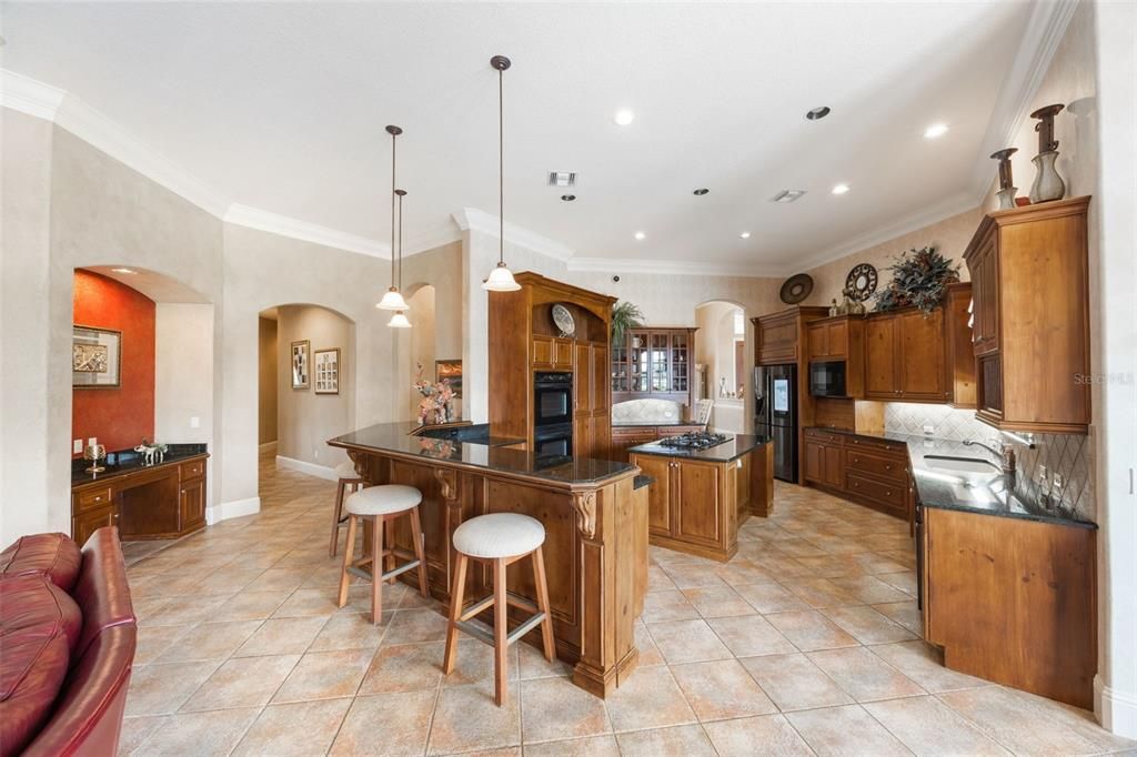 For Sale: $2,499,000 (4 beds, 5 baths, 4810 Square Feet)