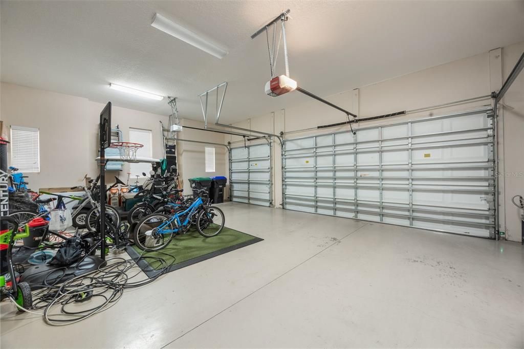 For Sale: $2,499,000 (4 beds, 5 baths, 4810 Square Feet)