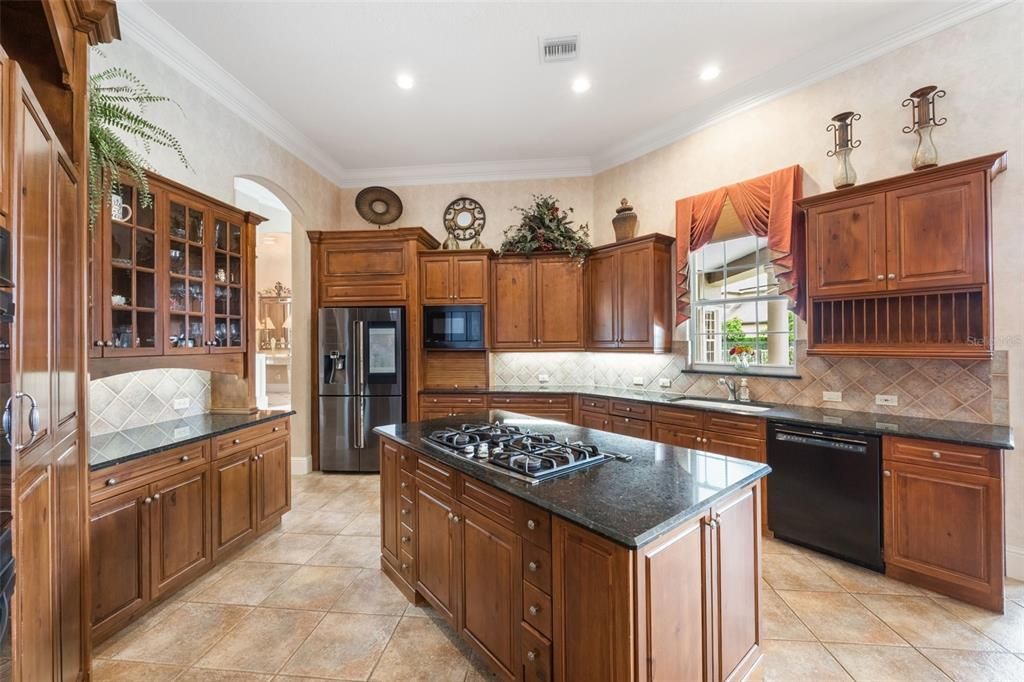 For Sale: $2,499,000 (4 beds, 5 baths, 4810 Square Feet)