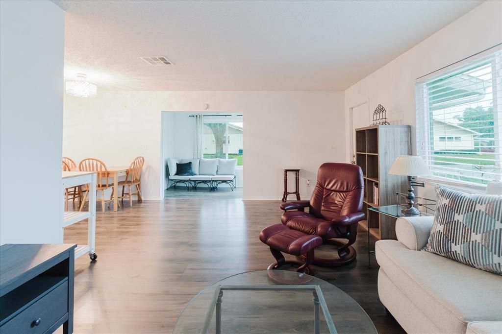 Activo con contrato: $117,000 (1 camas, 1 baños, 800 Pies cuadrados)